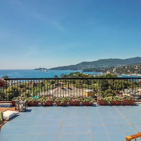 Super Attico Vista Mare Con Ampia Terrazza