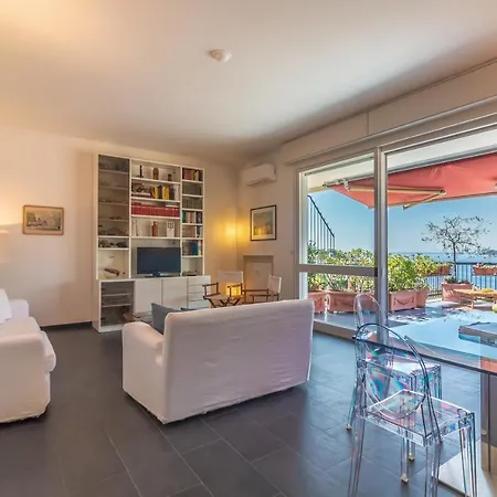 Super Attico Vista Mare Con Ampia Terrazza Rapallo